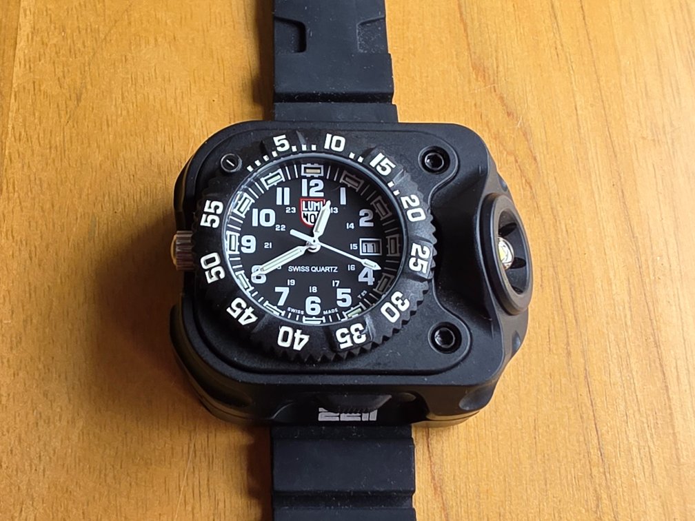 Watch - Surefire 2211
