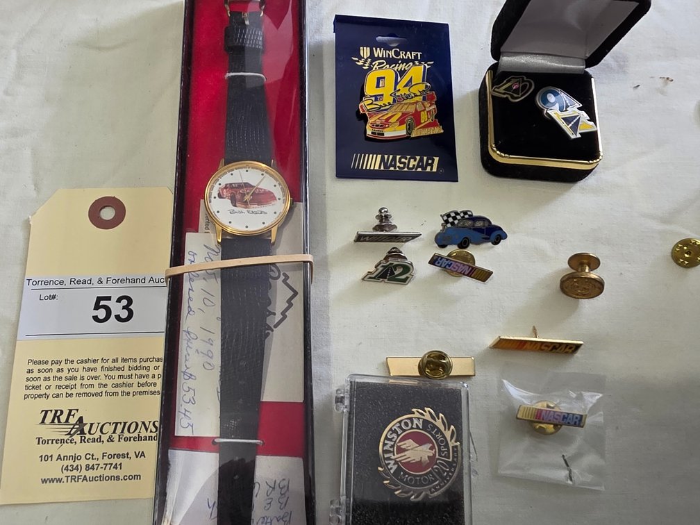 Nascar watch & pins
