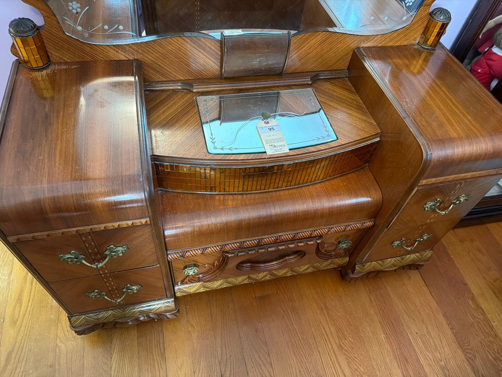 1930/1940 Art Deco Waterfall Vanity & Dressing Table & matching Chest of Drawers