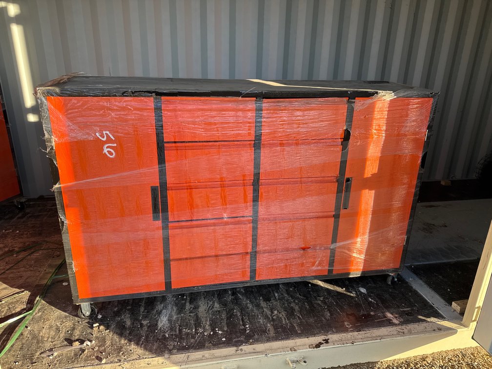 New tool cabinet