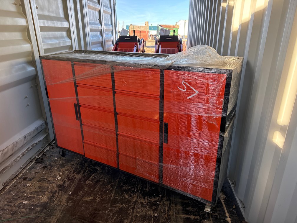 New tool cabinet