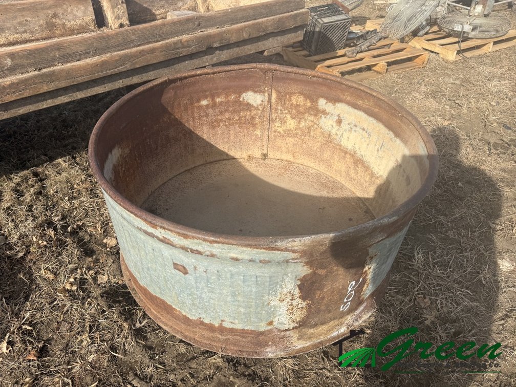 Round stock tank