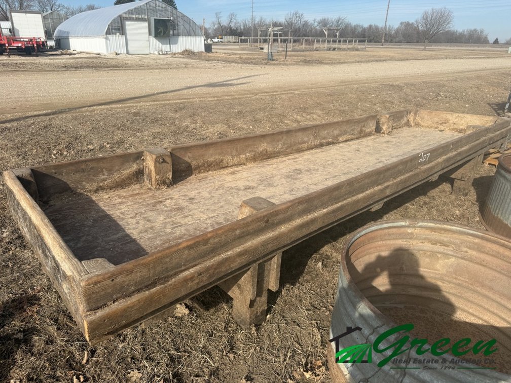 16’ feed bunk