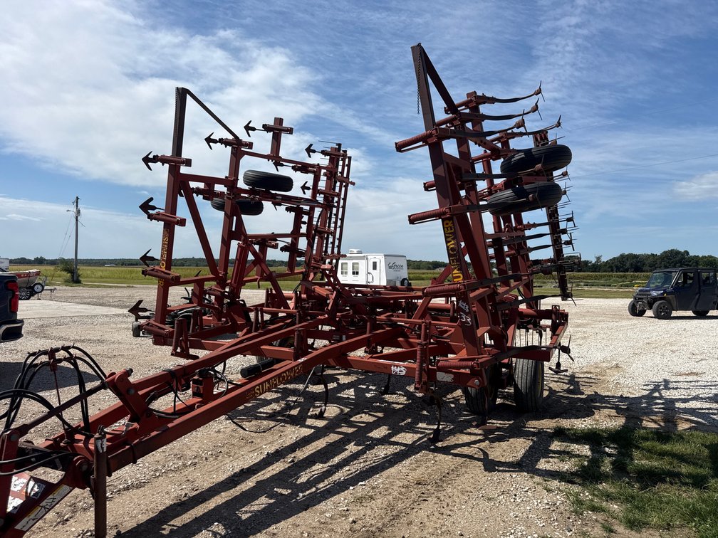 Sunflower 5030-29 field cultivator