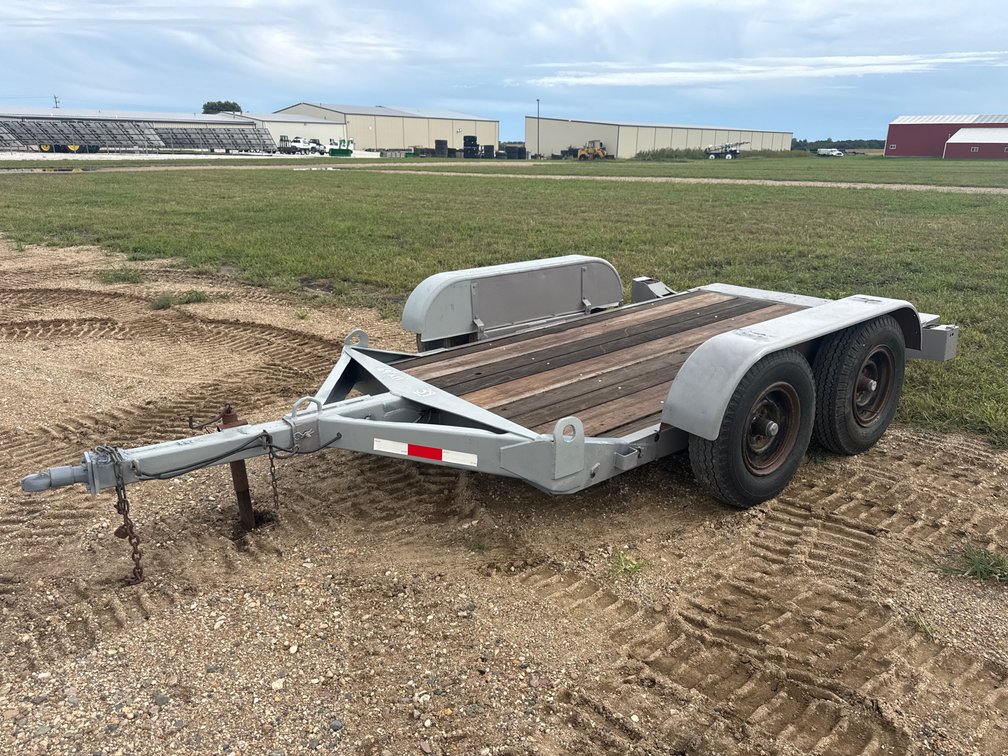 Tilt bed trailer