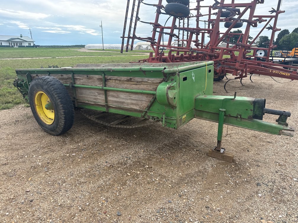 John Deere manure spreader