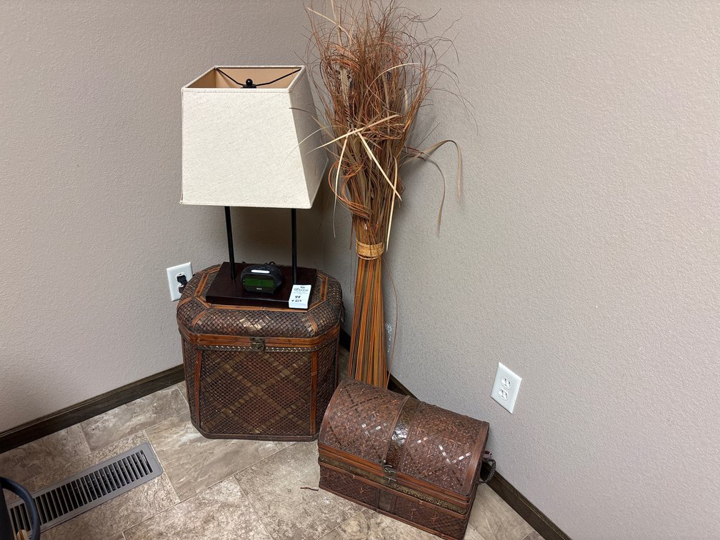 Storage Chests & Decor