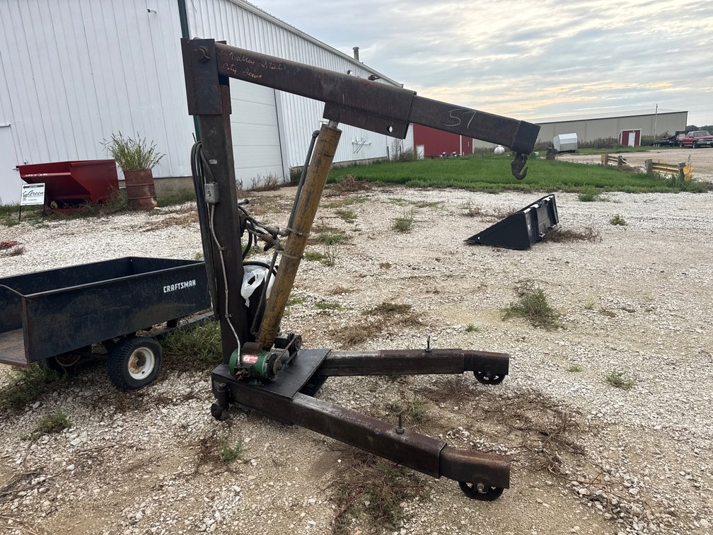 Heavy duty electric engine hoist