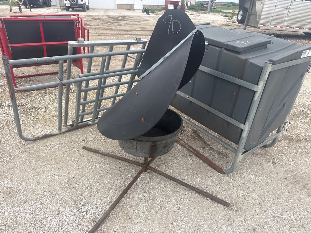 Mineral feeder