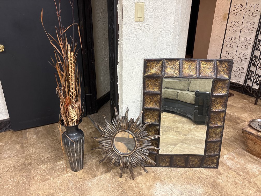 Mirrors & Decor