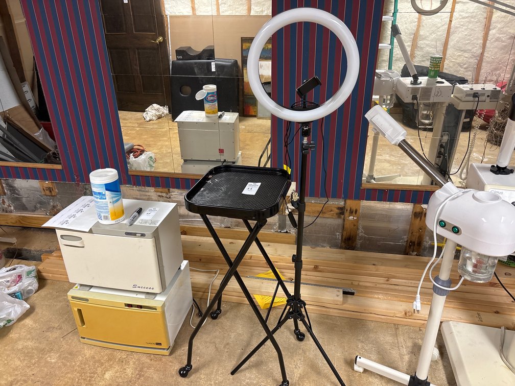 Ring Beauty Light & Service Cart