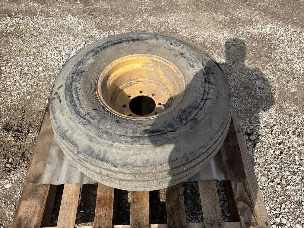 Wagon tire and rim