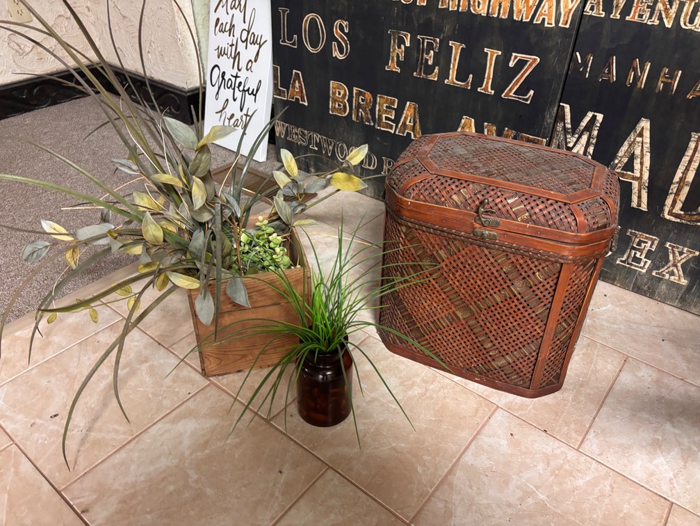 Smell Woven Chest & Decor