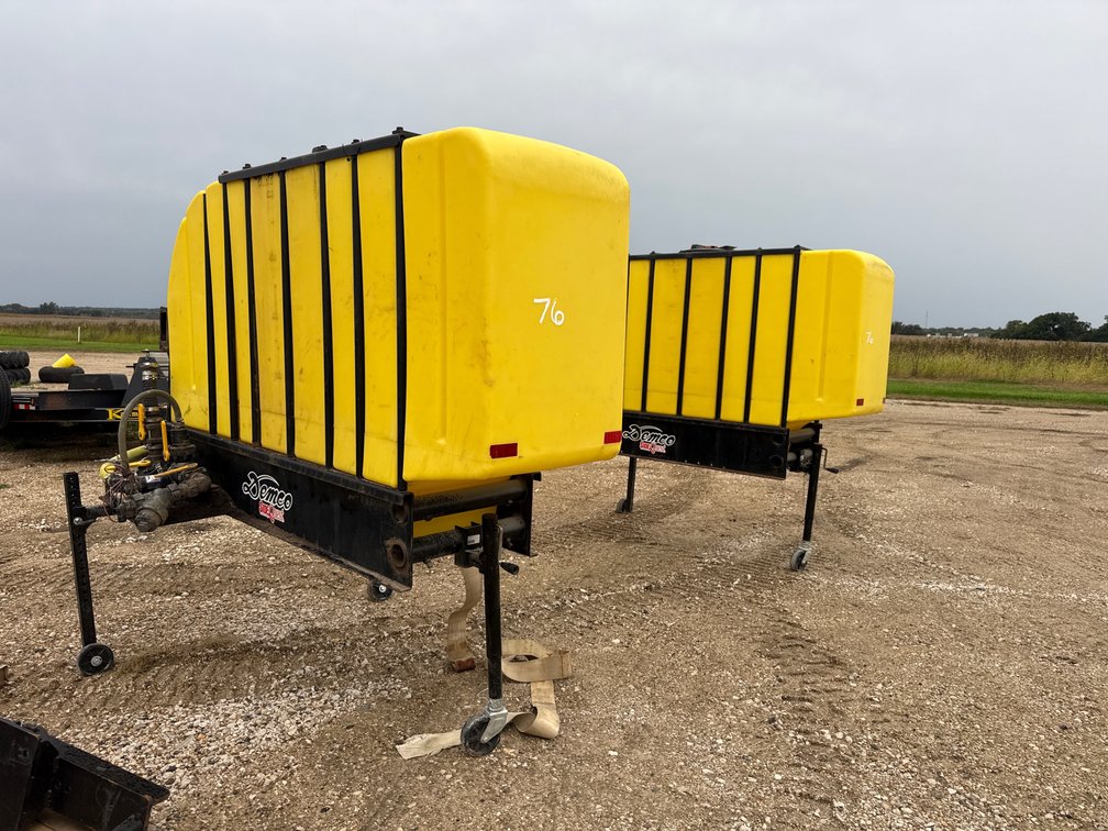 Demco side quest saddle tanks