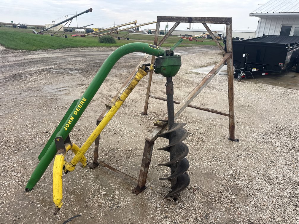 John Deere post auger