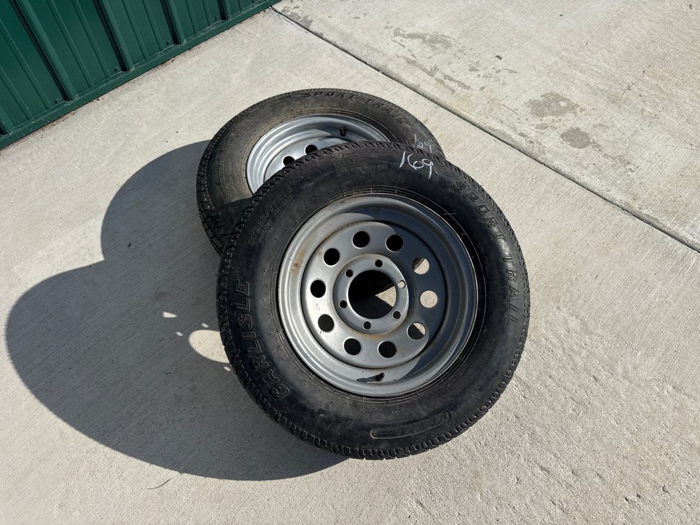 Pair of tires and rims