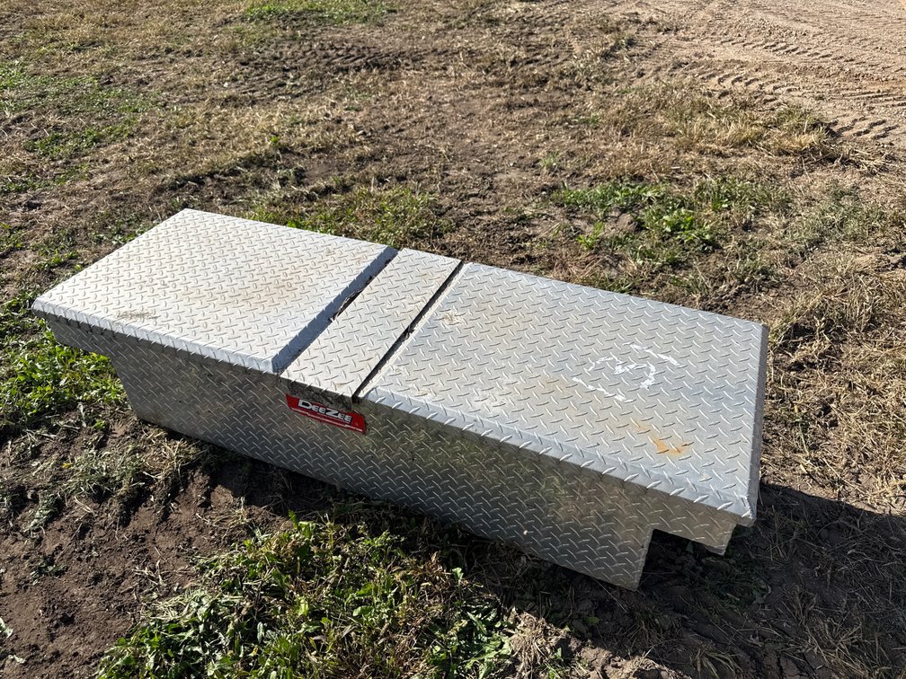 DeeZee tool box
