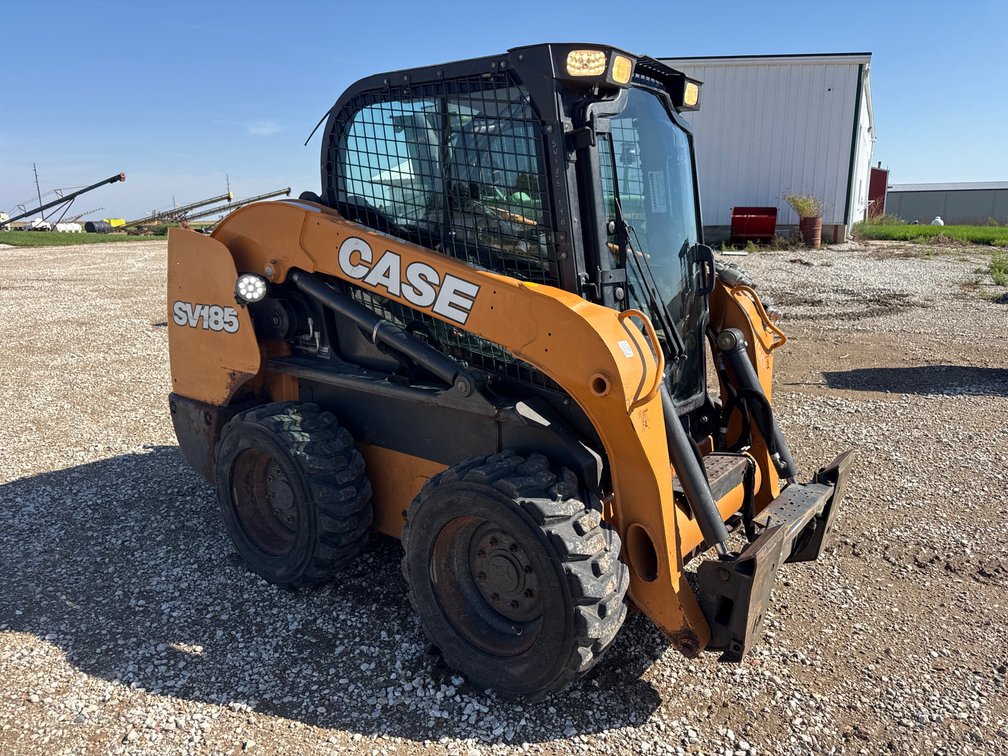 Case SV185 skidloader