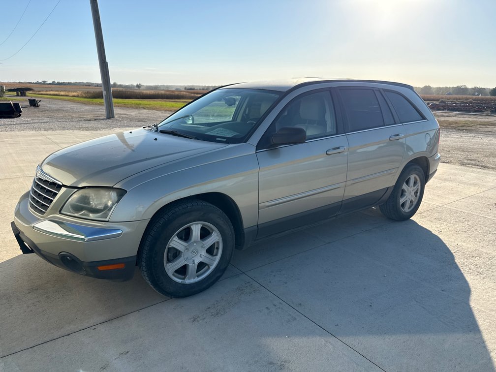 2005 Chrysler Pacifica Multipurpose Vehicle (MPV)
