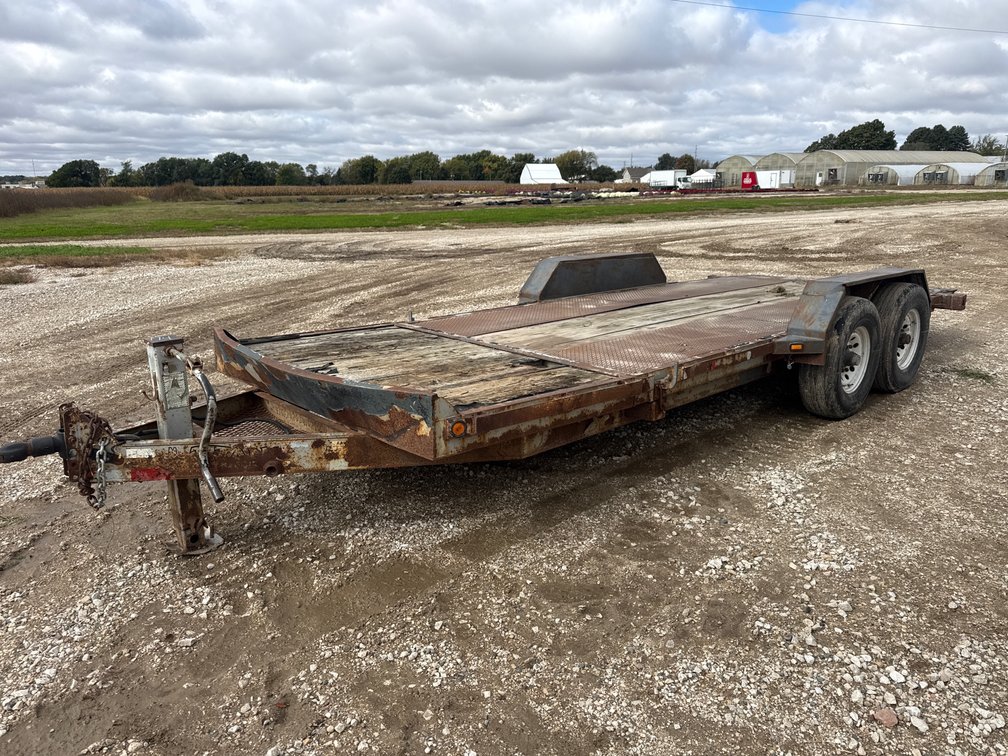 Tilt bed trailer