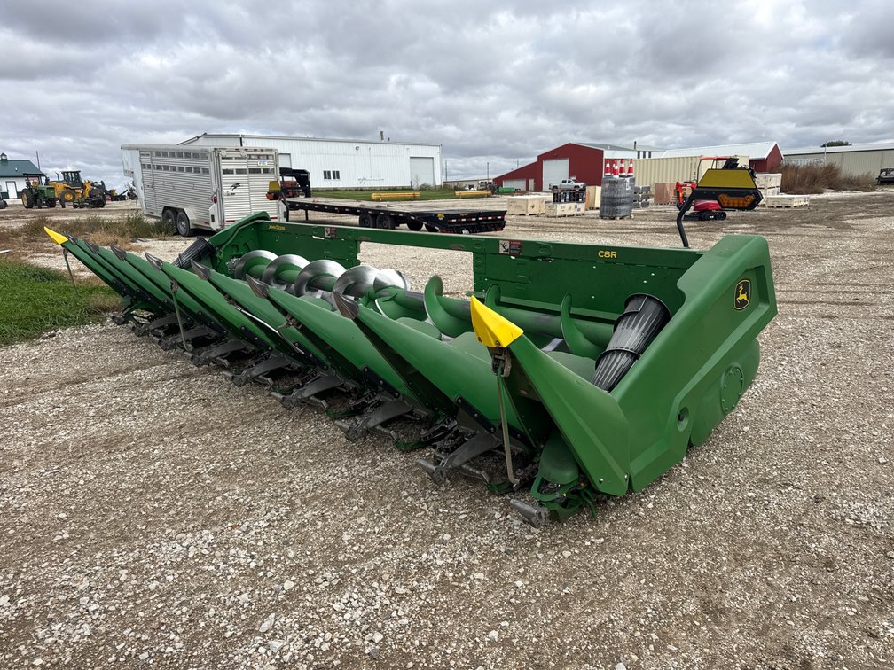2021 John Deere C8R corn head