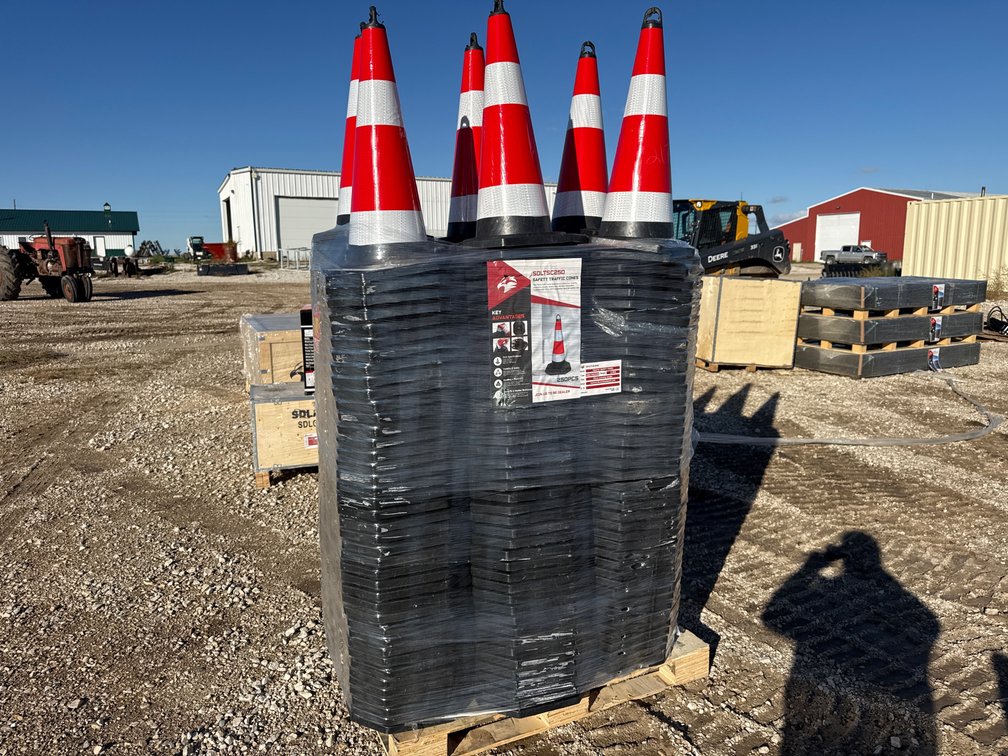 Pallet of 250 traffic cones