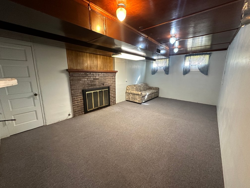 Image for 210 W Main Street, Early!