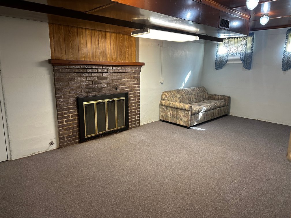 Image for 210 W Main Street, Early!