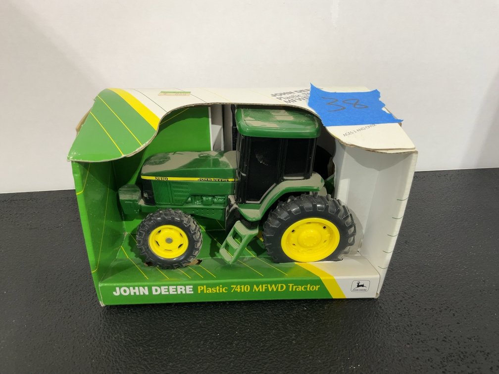 John Deere 7410