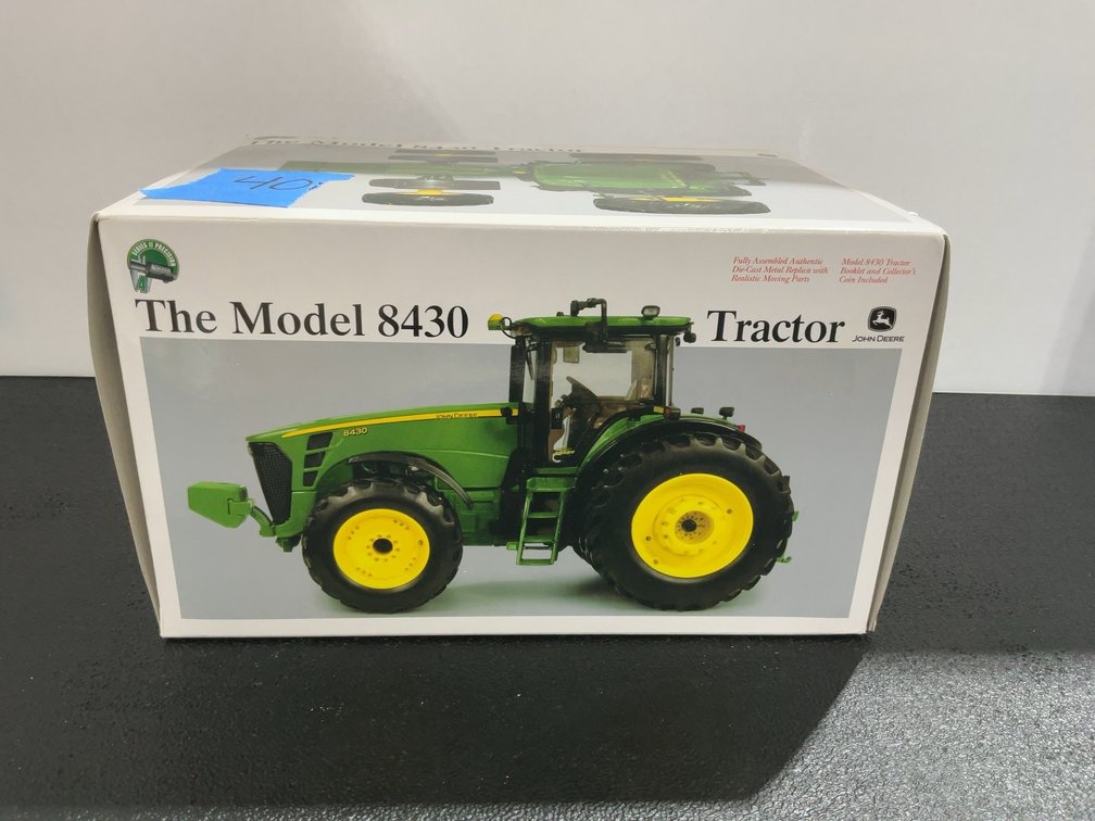 John Deere 8430 