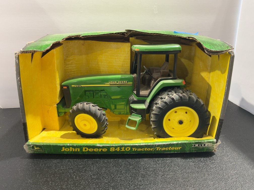 John Deere 8410 