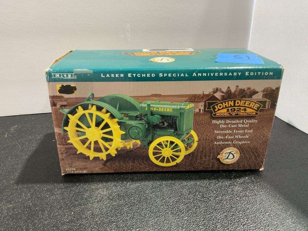 1924 John Deere Model D Tractor on Steel