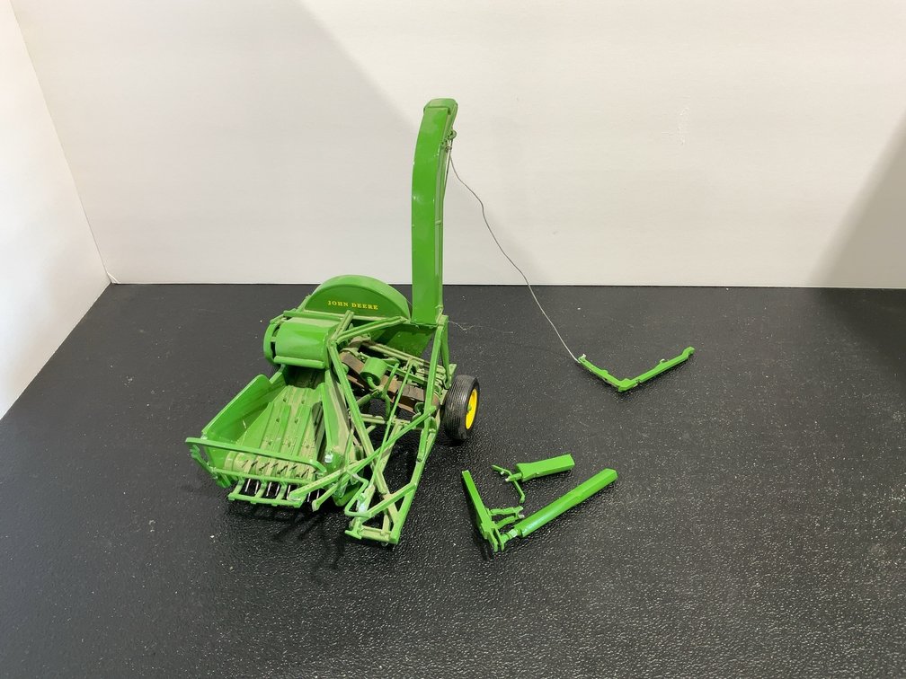 John Deere #72 Forage Harvester *DAMAGED- SEE PHOTOS!*