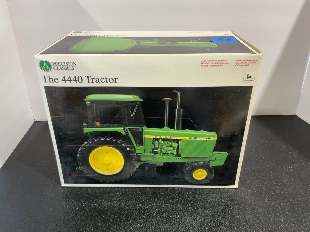 John Deere 4440