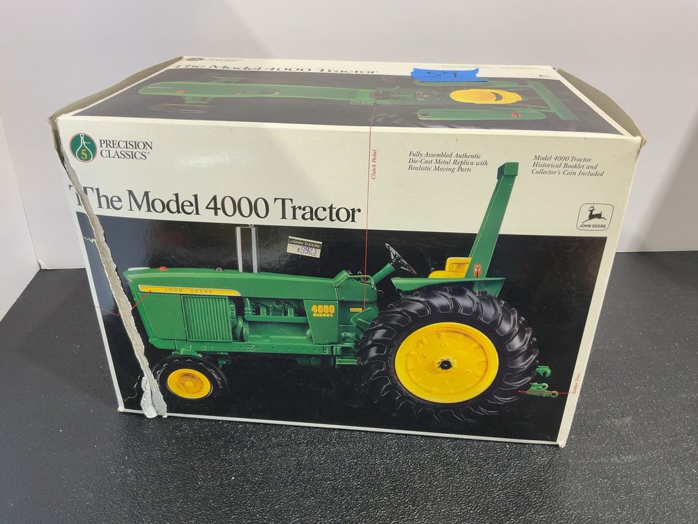 John Deere Model 4000