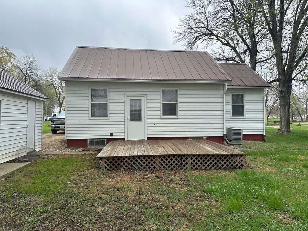 Image for 107 E South Street, Early!