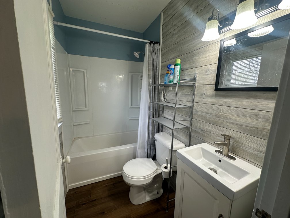 Image for 107 E South Street, Early!