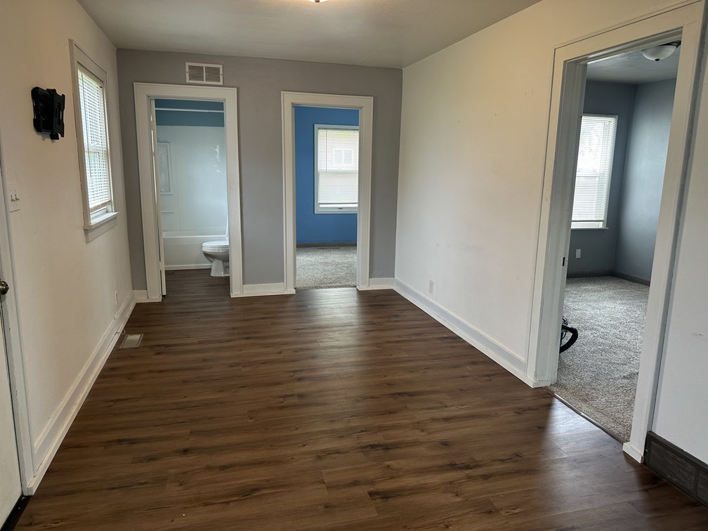 Image for 107 E South Street, Early!