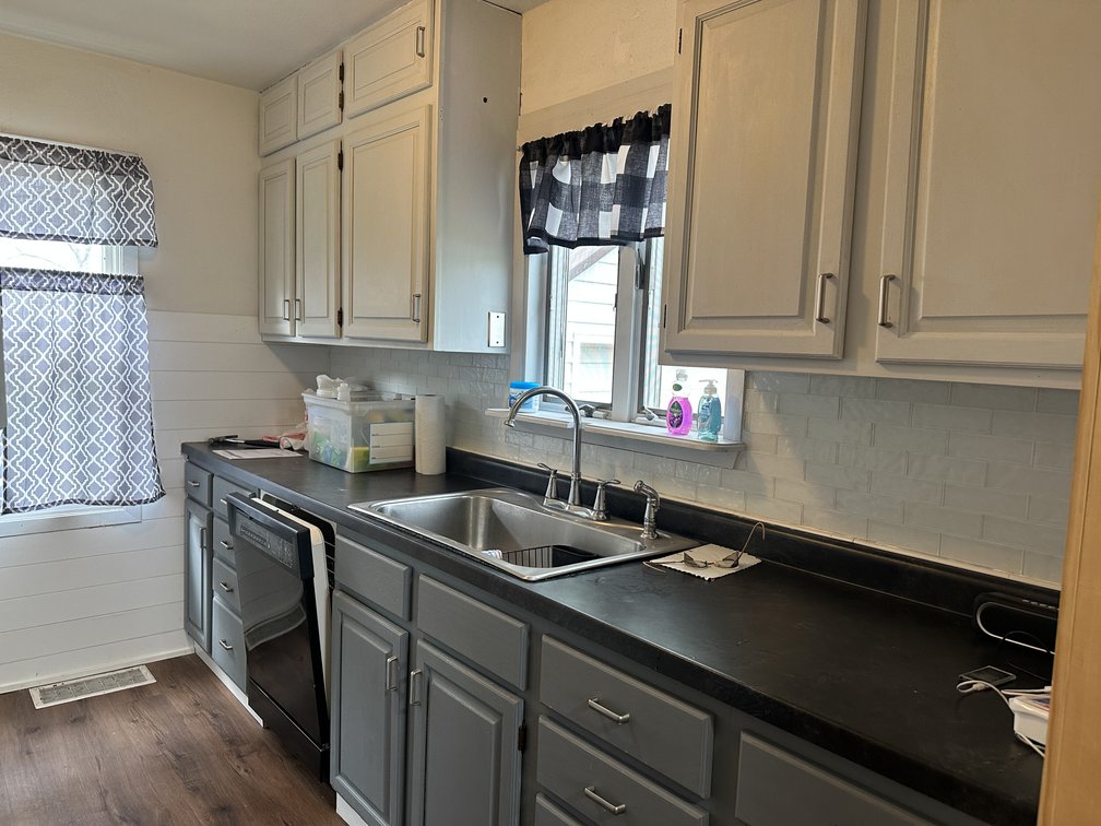 Image for 107 E South Street, Early!