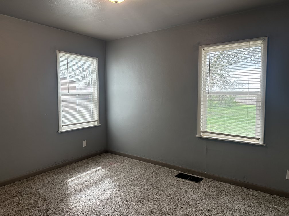 Image for 107 E South Street, Early!