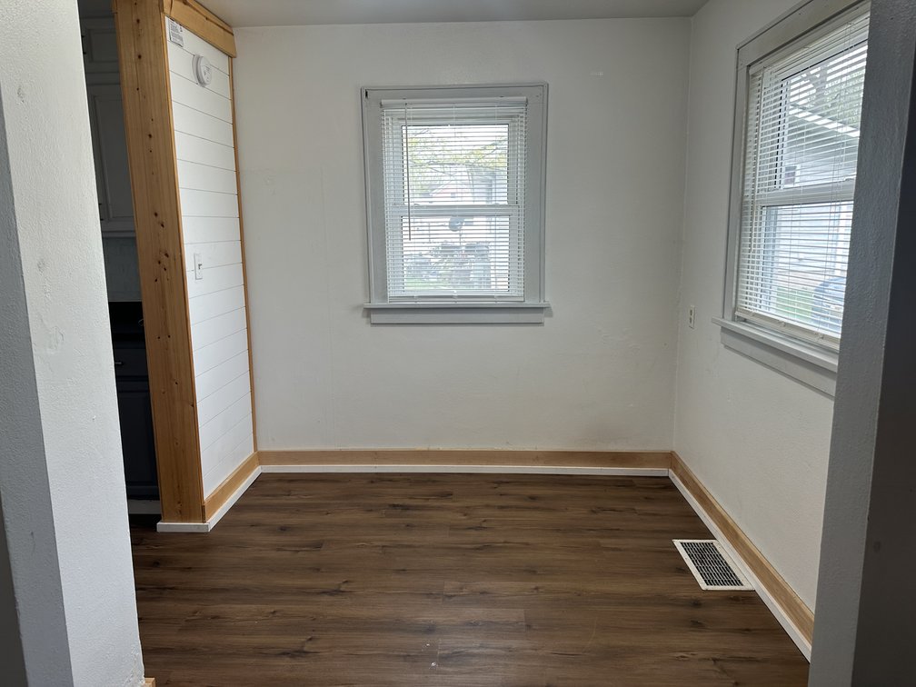 Image for 107 E South Street, Early!