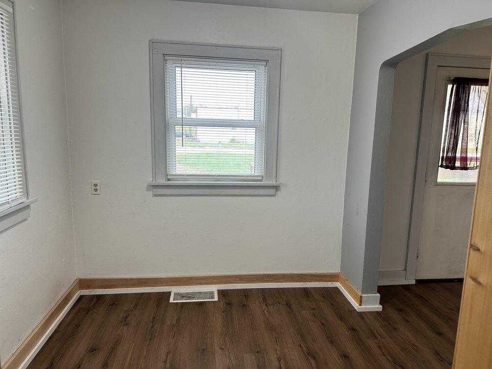 Image for 107 E South Street, Early!
