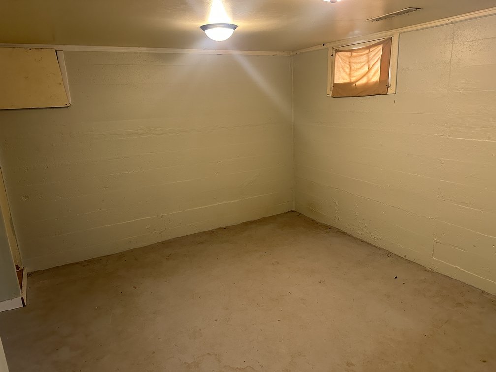Image for 107 E South Street, Early!