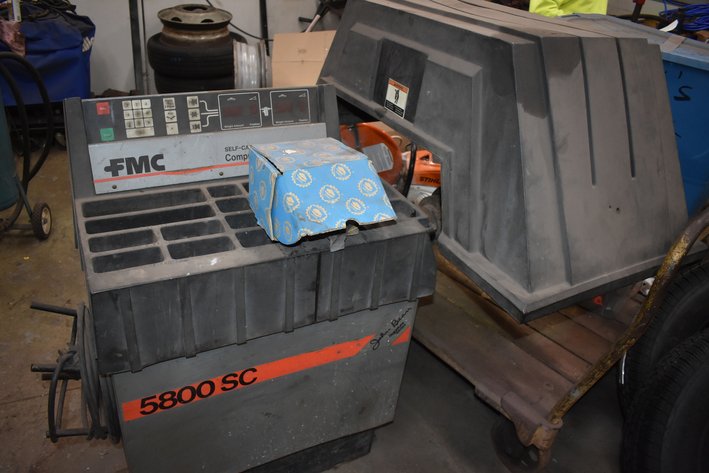 Image for FMC John Beam Signature 5800 Self-Calibrating Wheel Balancer