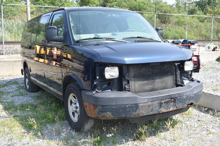 Image for 2006 Chevrolet Express Van  VIN: 1GCFG15T861244917