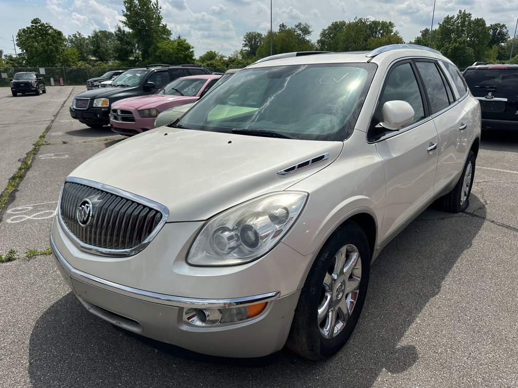 2009 White Buick Enclave