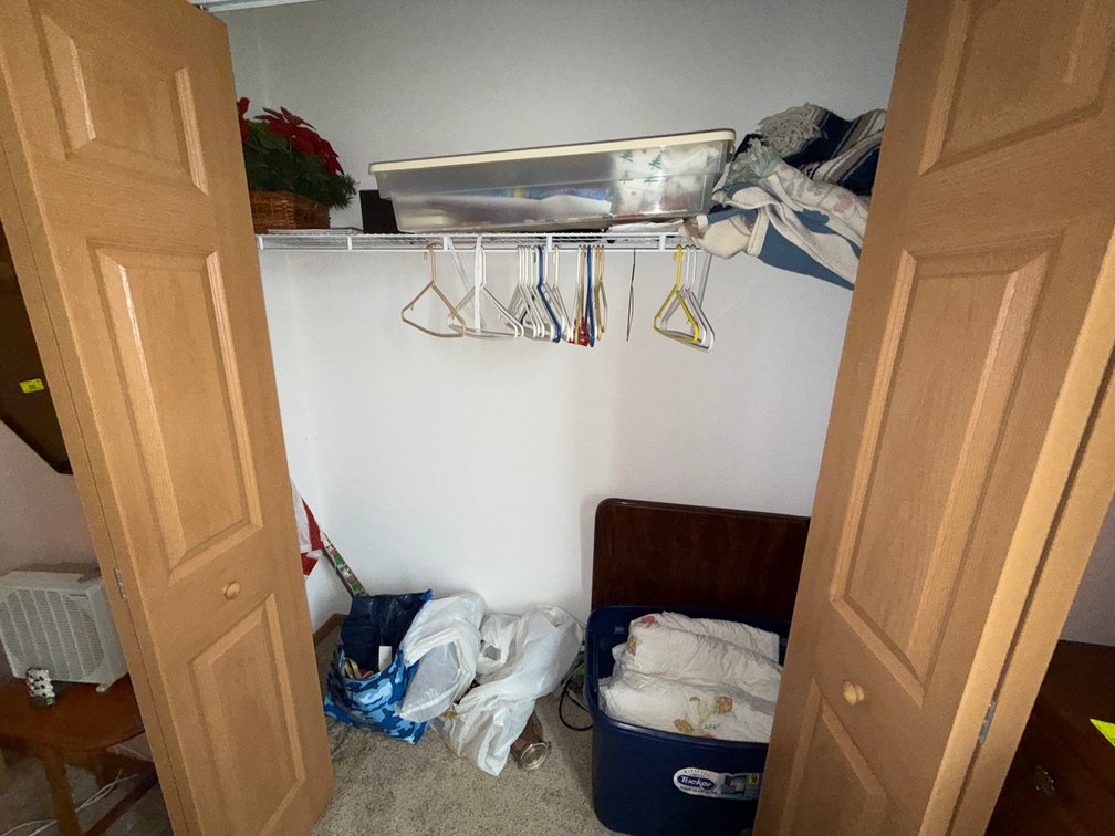 B1- Contents Of Closet