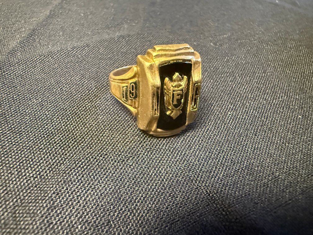 Men's 10KT Class Ring 1959