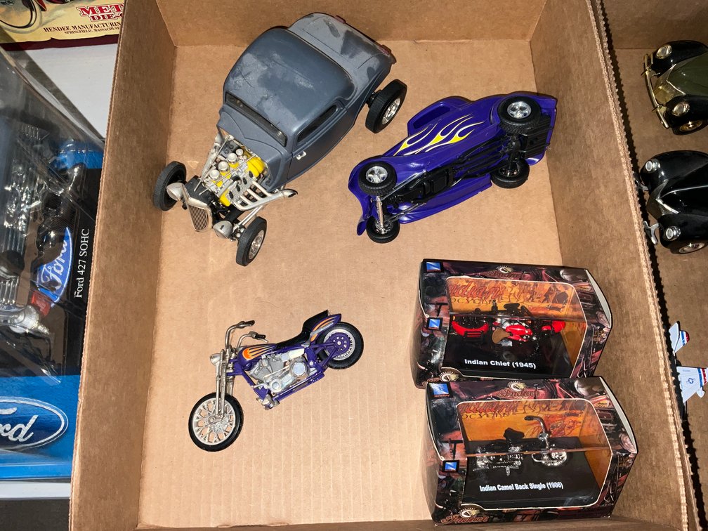 LR- Model Cars & Model Motorcycles