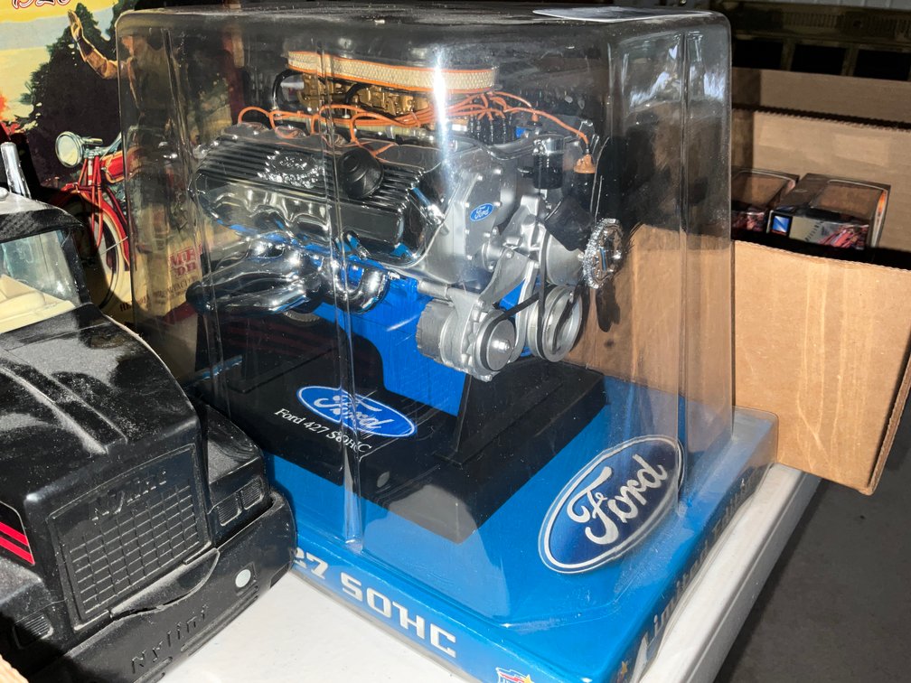LR- Ford 427 SOHC Model